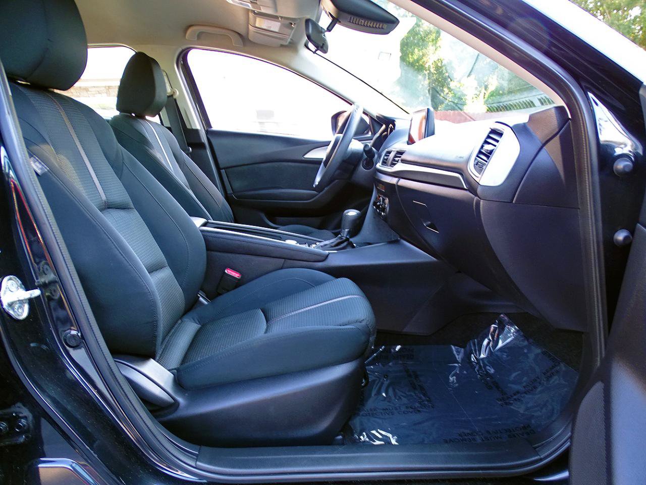Used 2018 MAZDA MAZDA3 Sport w/ Preferred Equipment Package FWD image 25