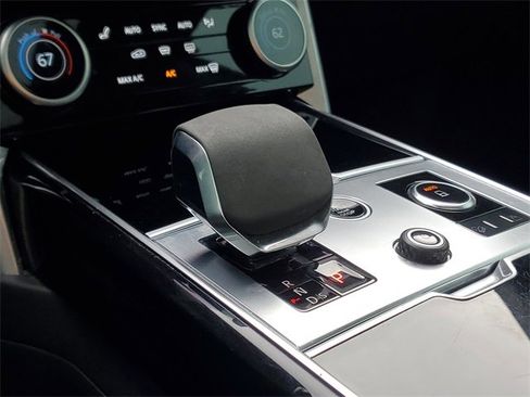 Certified 2023 Land Rover Range Rover SE image 31