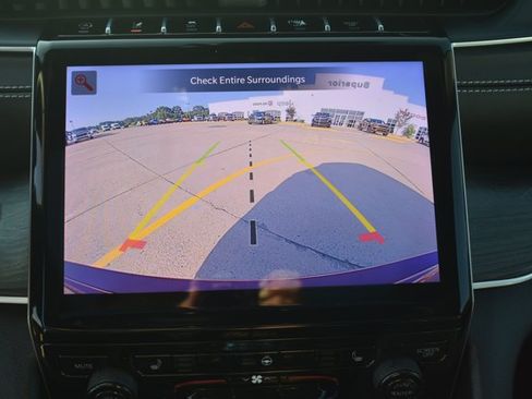 Used 2025 Jeep Grand Cherokee Limited RWD image 26
