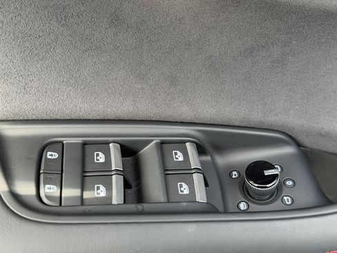 Used 2024 Audi RS Q8 image 25