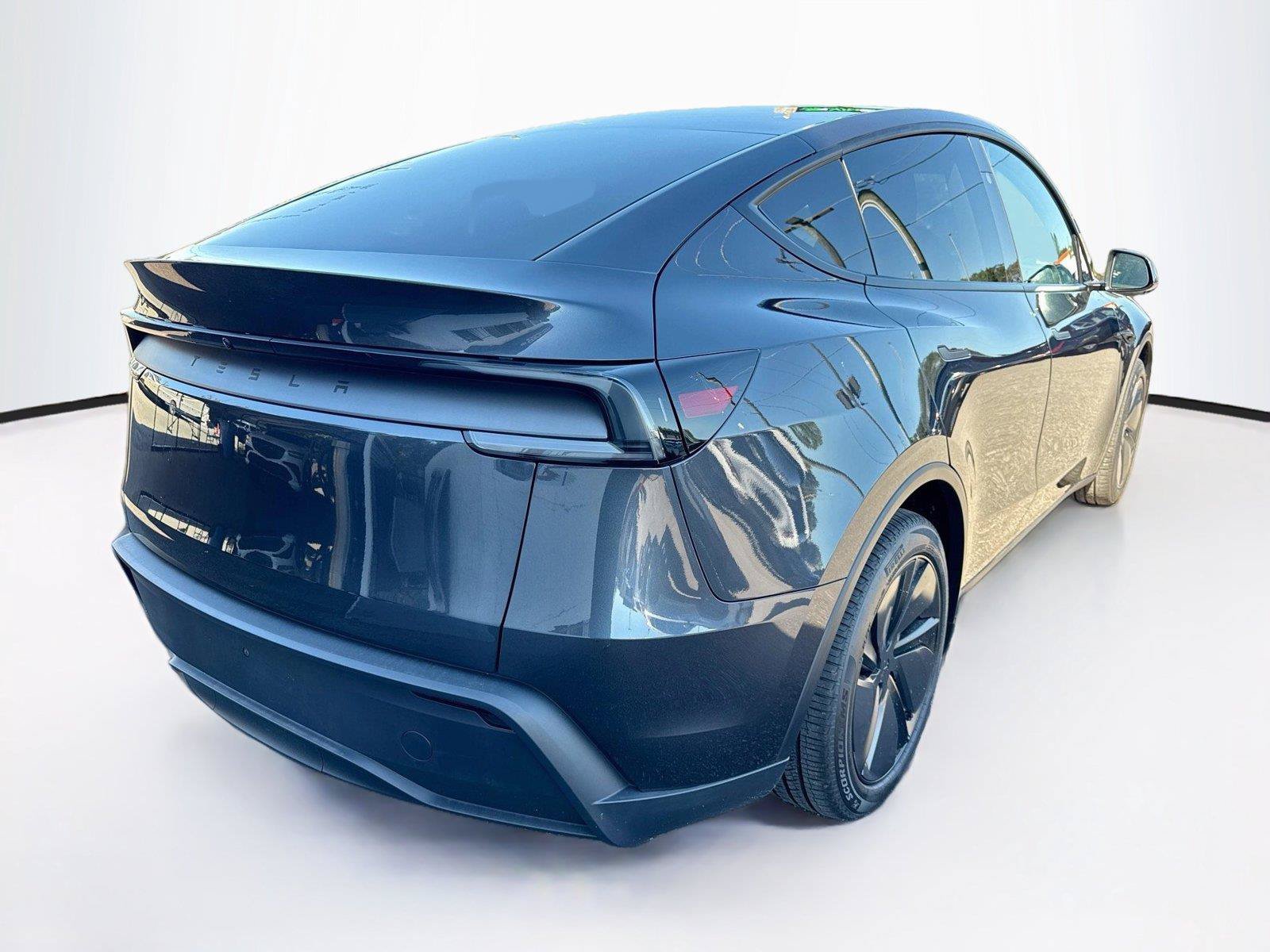 Used 2026 Tesla Model Y 2WD image 5