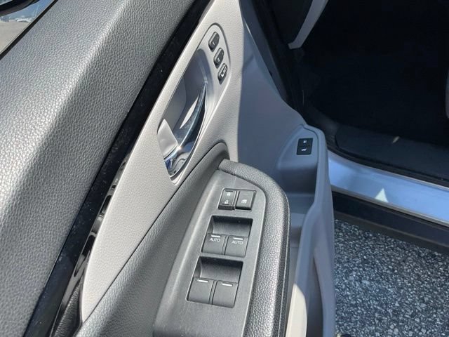 Used 2016 Honda Pilot Touring image 8