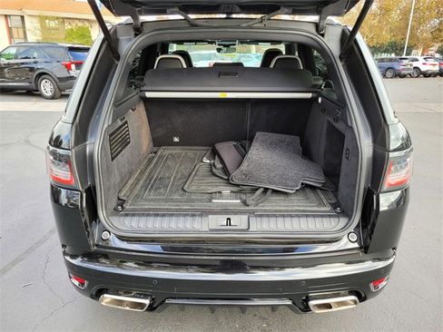 Used 2018 Land Rover Range Rover Sport SVR image 12