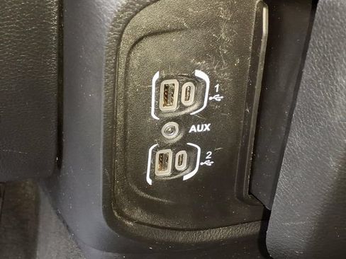 Used 2019 RAM 1500 Big Horn AWD/4WD image 24