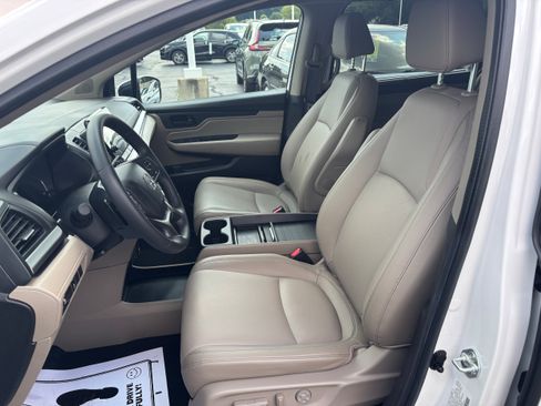 Certified 2024 Honda Odyssey EX-L image 9