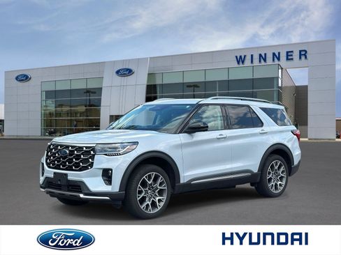 Used 2025 Ford Explorer Platinum w/ Ultimate Package AWD/4WD image 1
