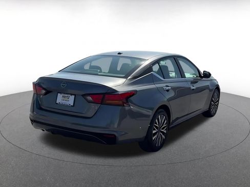 Used 2025 Nissan Altima 2.5 SV image 14