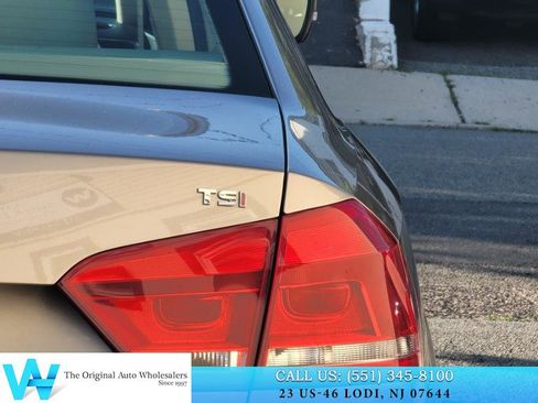 Used 2015 Volkswagen Passat 1.8T Limited Edition FWD image 11