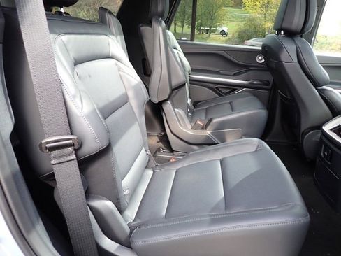 New 2025 Lincoln Navigator Reserve w/ Jet Appearance Package image 13