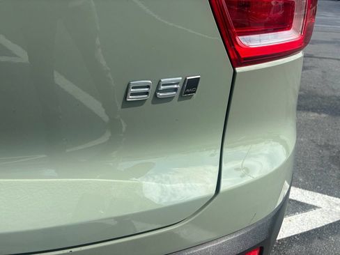 Used 2023 Volvo XC40 B5 Plus w/ Climate Package AWD/4WD image 5
