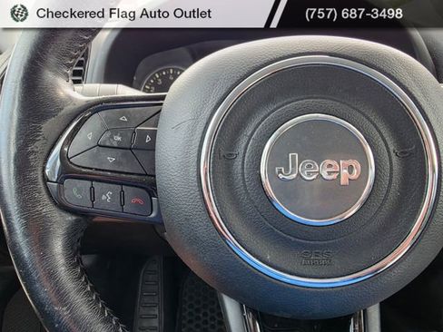 Used 2016 Jeep Renegade Latitude image 13