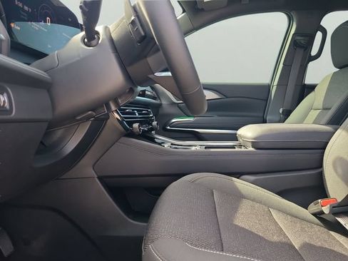 New 2026 Chevrolet Traverse LT w/ Sun and Wheel Package FWD image 23