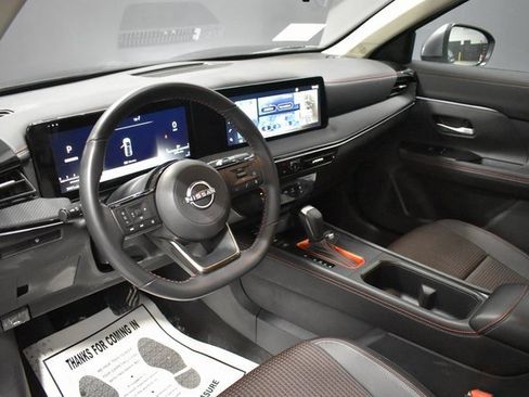 Certified 2025 Nissan Kicks SR image 4