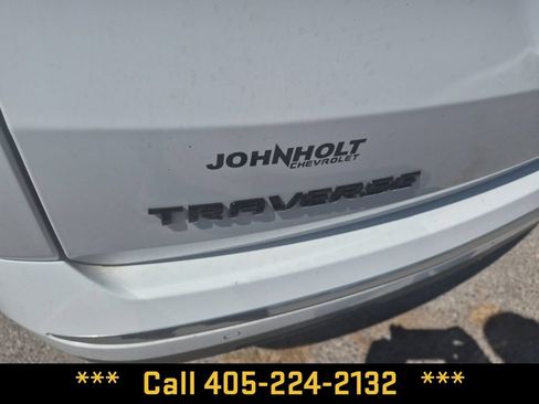 Used 2022 Chevrolet Traverse Premier w/ LPO, Blackout Package FWD image 17