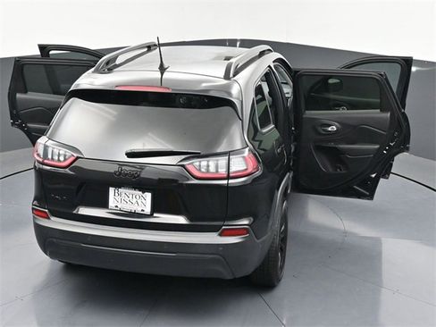 Used 2023 Jeep Cherokee Altitude Lux image 45
