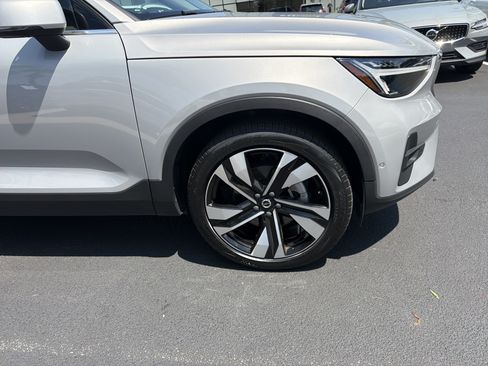 Used 2023 Volvo XC40 B5 Plus w/ Driver Assist Package AWD/4WD image 17