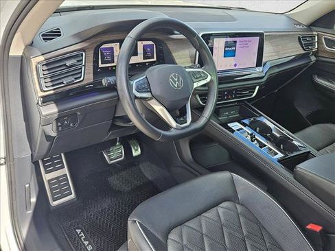 Used 2024 Volkswagen Atlas SEL Premium R-Line AWD/4WD image 10
