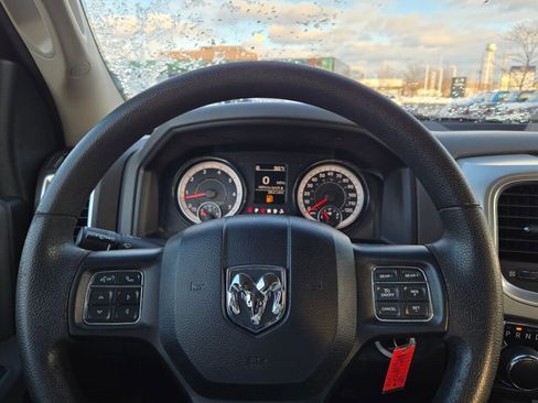 Used 2020 RAM 1500 Classic SLT image 24