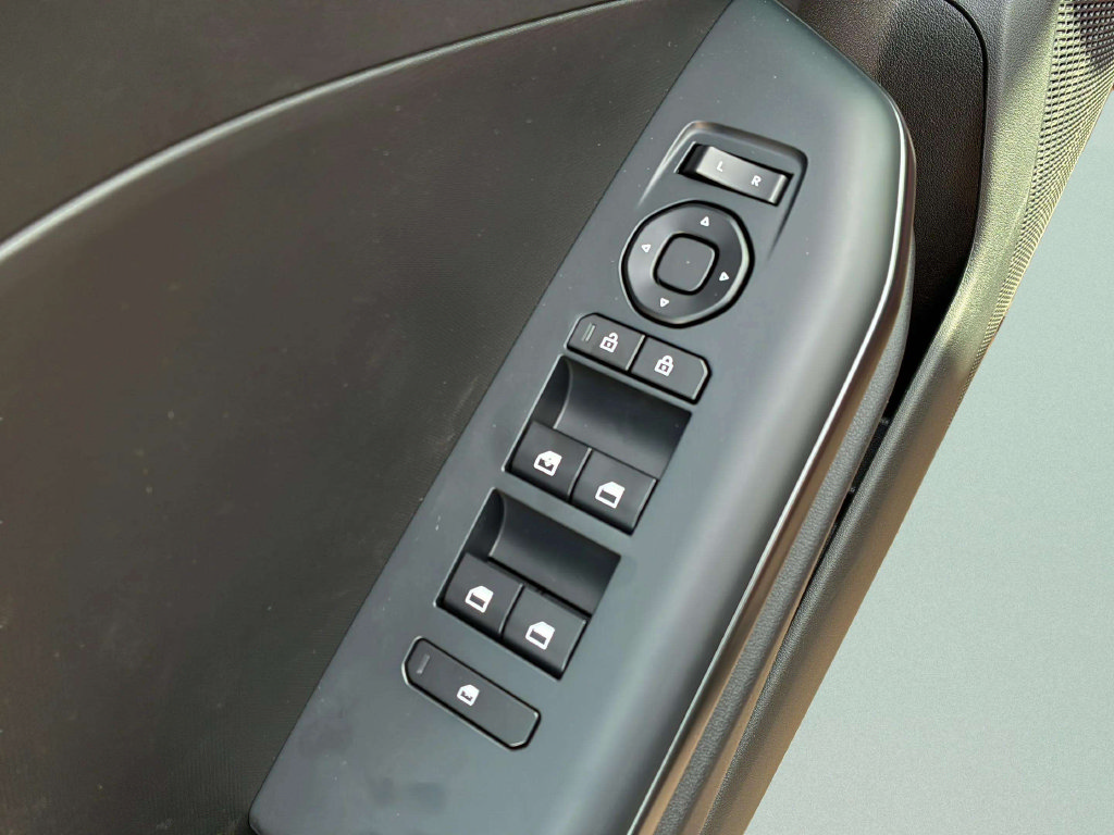 Used 2026 Kia K4 FWD image 28
