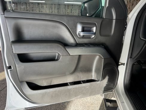 Used 2018 Chevrolet Silverado 1500 LT w/ LT Convenience Package AWD/4WD image 15