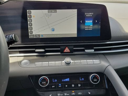 Used 2025 Hyundai Elantra SEL FWD image 26