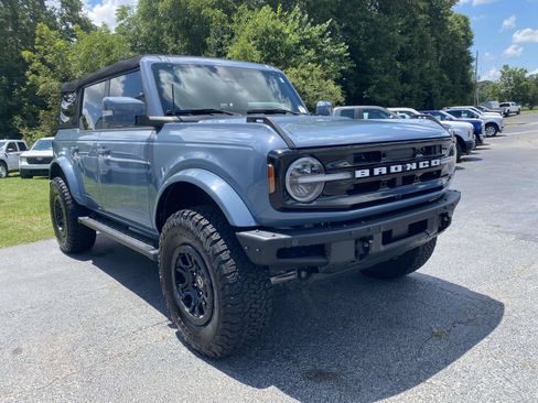 Used 2023 Ford Bronco Outer Banks AWD/4WD image 2