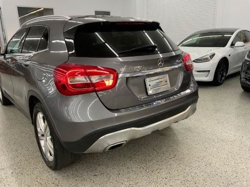 Used 2018 Mercedes-Benz GLA 250 4MATIC w/ Premium Package image 39