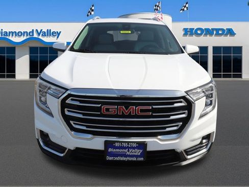 Used 2023 GMC Terrain SLT FWD image 2