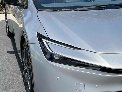 Used 2024 Toyota Prius XLE image 82