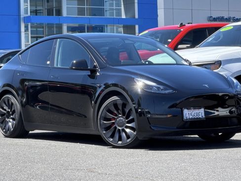 Used 2025 Tesla Model Y Performance AWD/4WD image 2