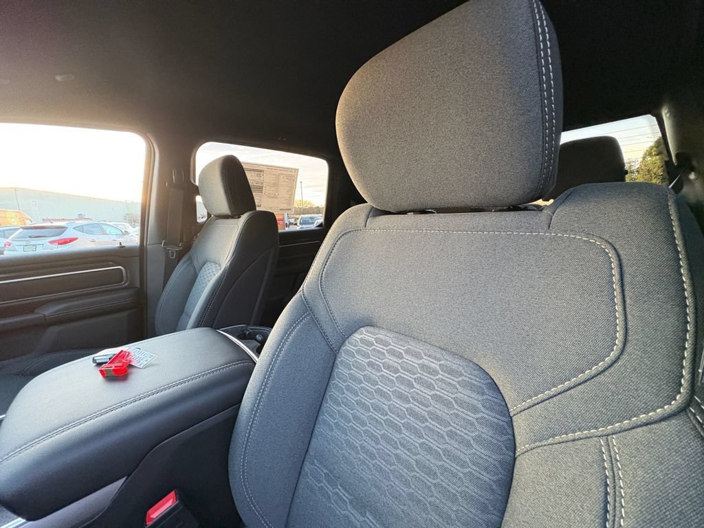 New 2026 RAM 1500 Big Horn AWD/4WD image 18