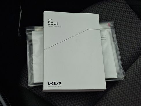 Used 2024 Kia Soul LX w/ Option Group 015 image 25
