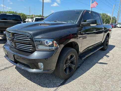 Used 2016 RAM 1500 Sport w/ Black Ram 1500 Sport Group AWD/4WD image 2