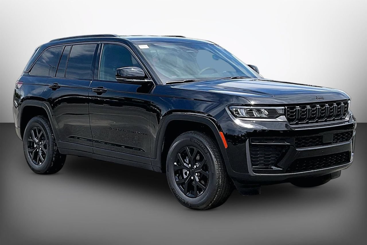New 2026 Jeep Grand Cherokee Altitude AWD/4WD image 2