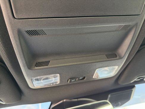 Used 2025 Ford Mustang Premium image 17