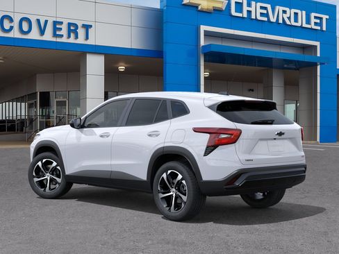 New 2026 Chevrolet Trax RS w/ Driver Confidence Package FWD image 3