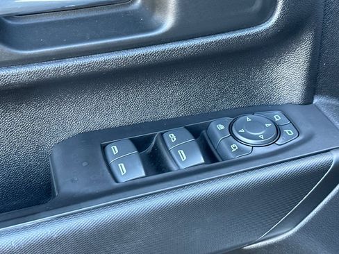 Used 2022 GMC Sierra 3500 Pro w/ Convenience Package image 11