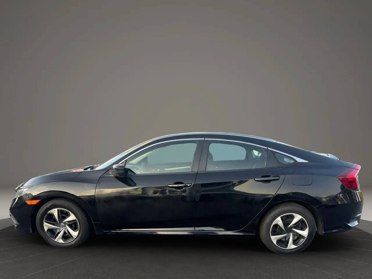 Used 2019 Honda Civic LX image 5