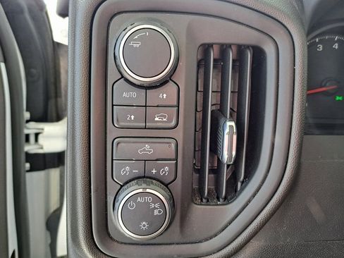 Used 2024 Chevrolet Silverado 1500 Custom image 11