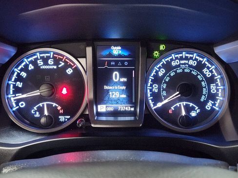 Used 2022 Toyota Tacoma SR5 RWD image 35