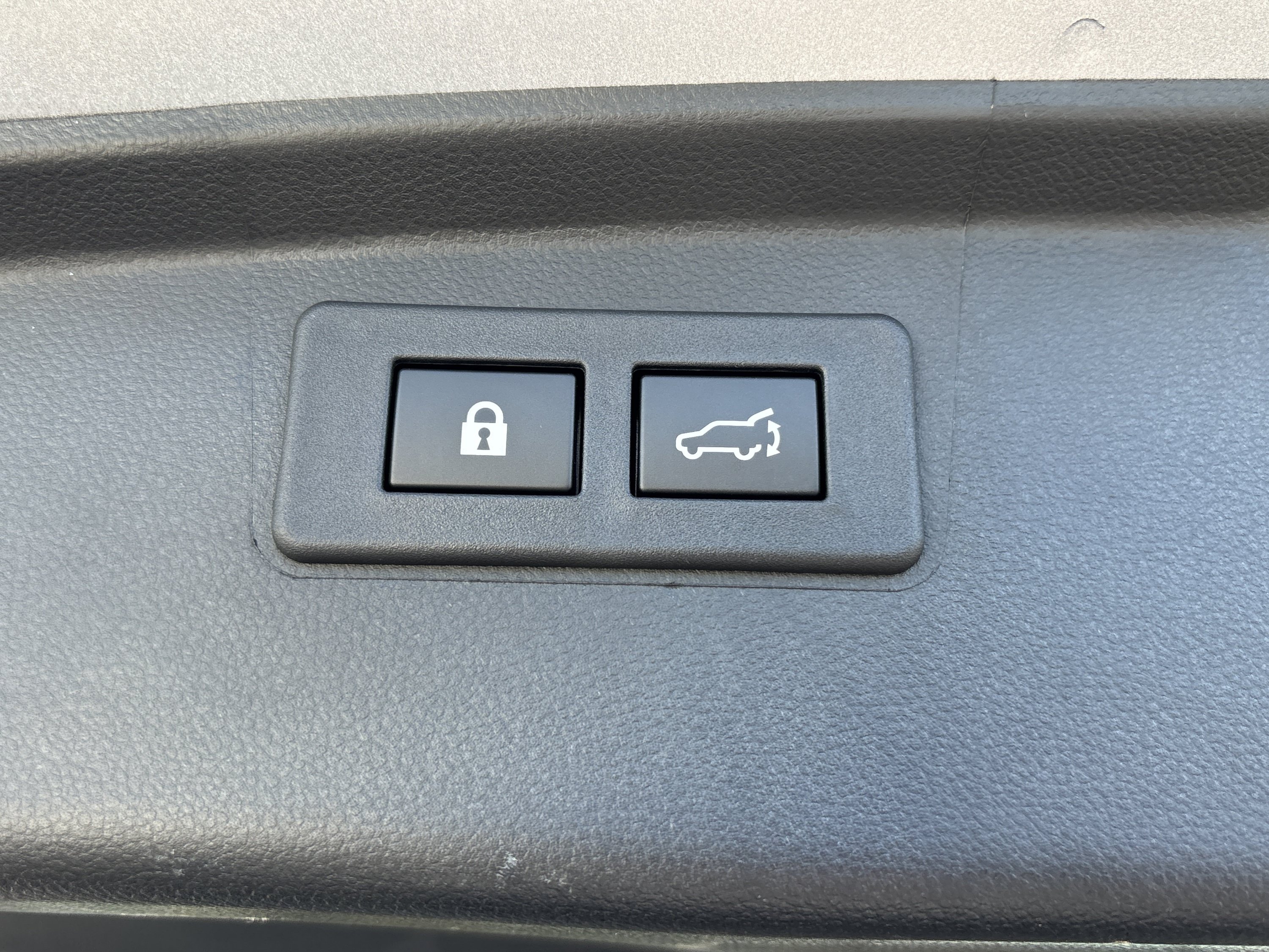Used 2025 Subaru Outback Premium AWD/4WD image 10