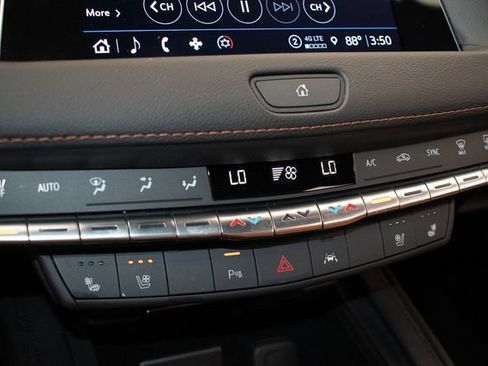 Used 2023 Cadillac XT4 Premium Luxury AWD/4WD image 31