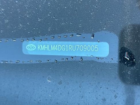 Used 2024 Hyundai Elantra SEL image 3