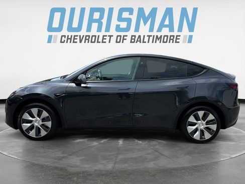 Used 2024 Tesla Model Y Long Range RWD image 3