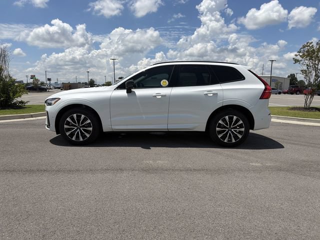 Used 2024 Volvo XC60 B5 Plus AWD/4WD image 2
