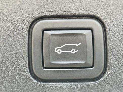 Used 2024 Cadillac Lyriq Tech RWD image 24