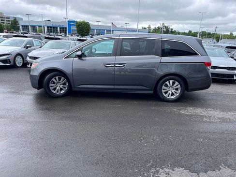 Used 2016 Honda Odyssey SE image 6