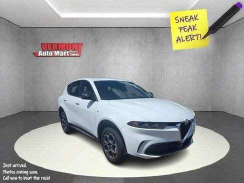Used 2024 Alfa Romeo Tonale Ti w/ Premium Interior Package AWD/4WD image 1