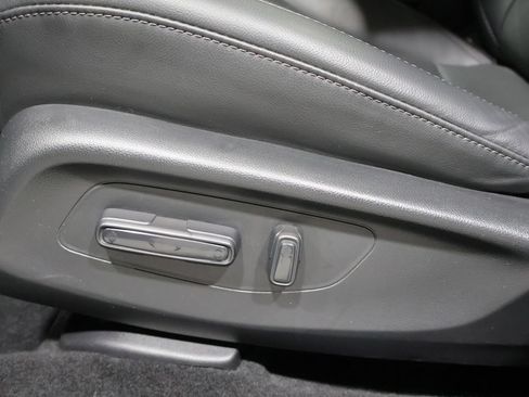 Used 2025 Honda HR-V EX-L image 11