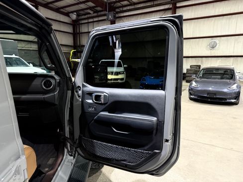 Used 2021 Jeep Wrangler Unlimited Sahara AWD/4WD image 24